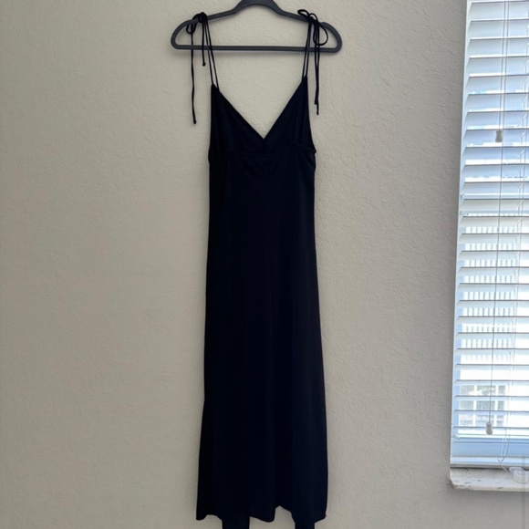Zara Dresses & Skirts - Black dress